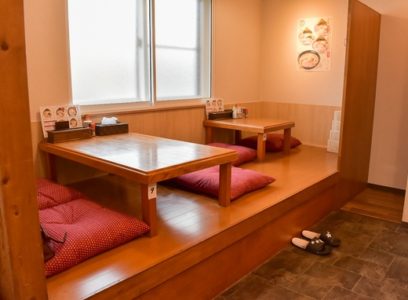 麺屋いちじく　小上がり写真